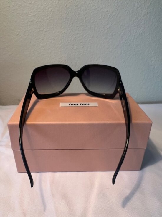 Miu Miu Oversized Black Womens Sunglasses SMU031 1AB-5D1 57-14-130 main image 10